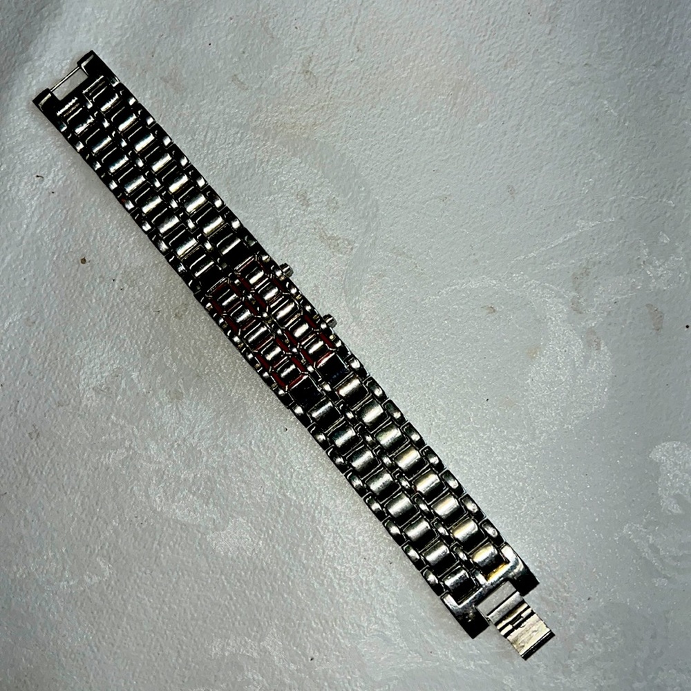 Vintage Face-Free LCD Watch